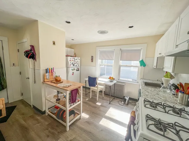 $2,700 | 65 Woods Avenue, Unit 1, Somerville, MA 02144