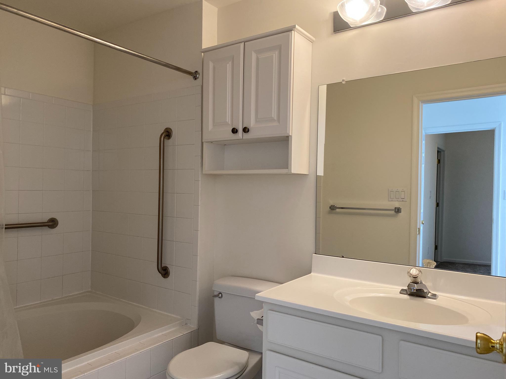 4404 Grenwich Lane Mount Laurel, NJ 08054 - Photo 9 of 13