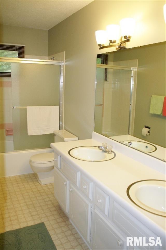 130 Westerfield Road Davenport, IA 52806 - Photo 9 of 16 Gallery Image 9