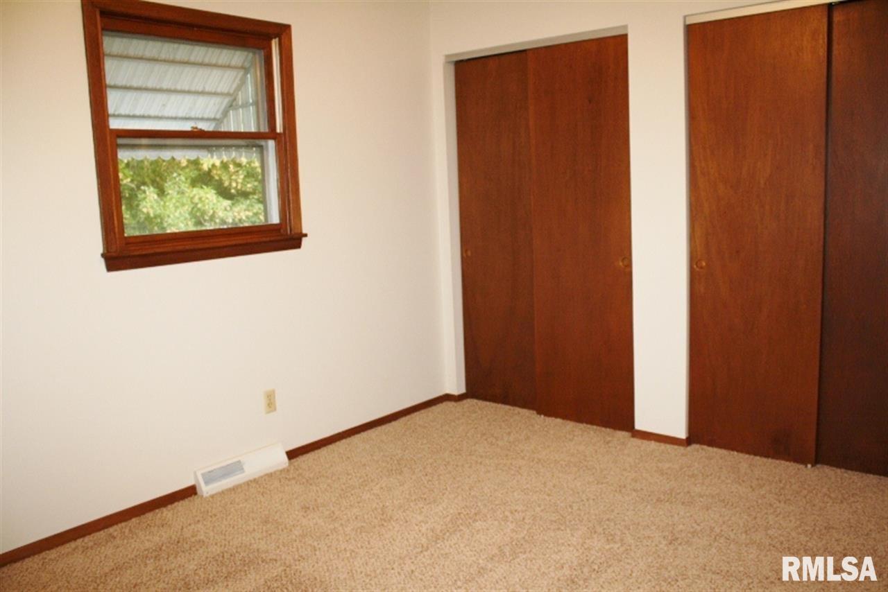 130 Westerfield Road Davenport, IA 52806 - Photo 10 of 16 Gallery Image 10