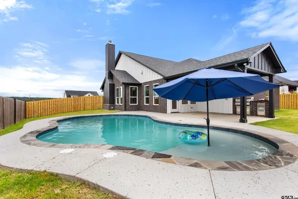 $558,900 | 16430 Clearview Drive, Lindale, TX 75771