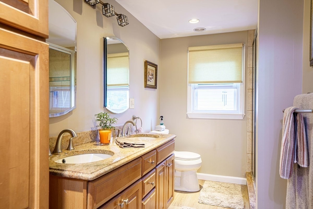 196 Medway Road Milford, MA 01757 - Photo 17 of 27 Gallery Image 17