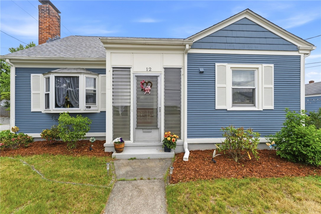 12 Gilmore Street Pawtucket, RI 02861 - Photo 3 of 21