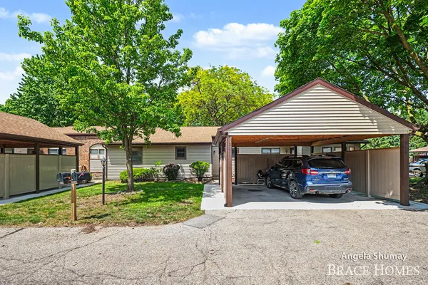$249,000 | 2631 Chatham Woods Drive Southeast, Grand Rapids, MI 49546
