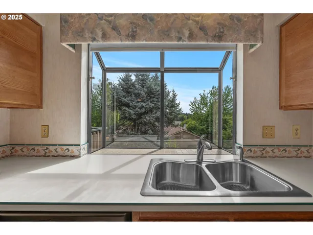 $599,000 | 7222 Southwest 161st Place, Beaverton, OR 97007