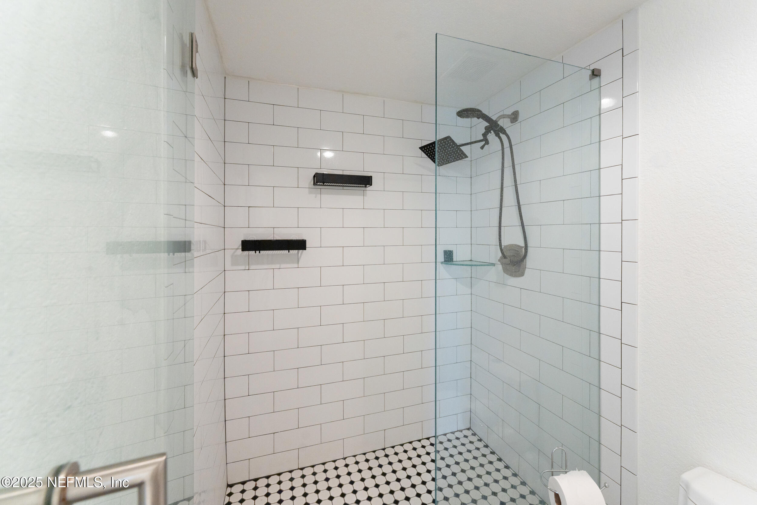 912 Shoreline Circle Ponte Vedra Beach, FL 32082 - Photo 11 of 30 Shower