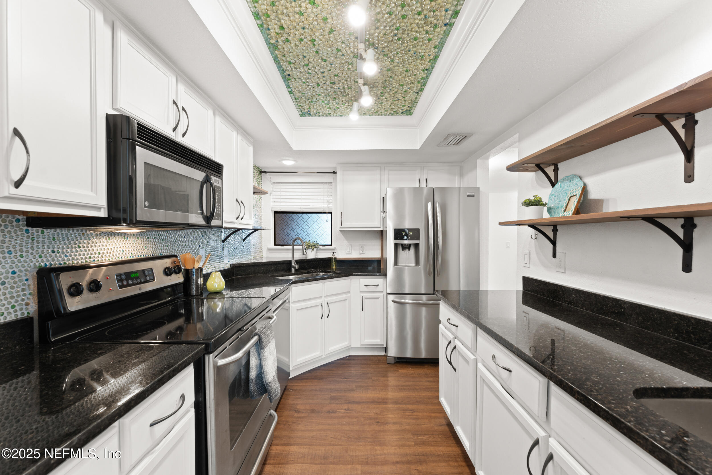 912 Shoreline Circle Ponte Vedra Beach, FL 32082 - Photo 5 of 30 Updated Kitchen