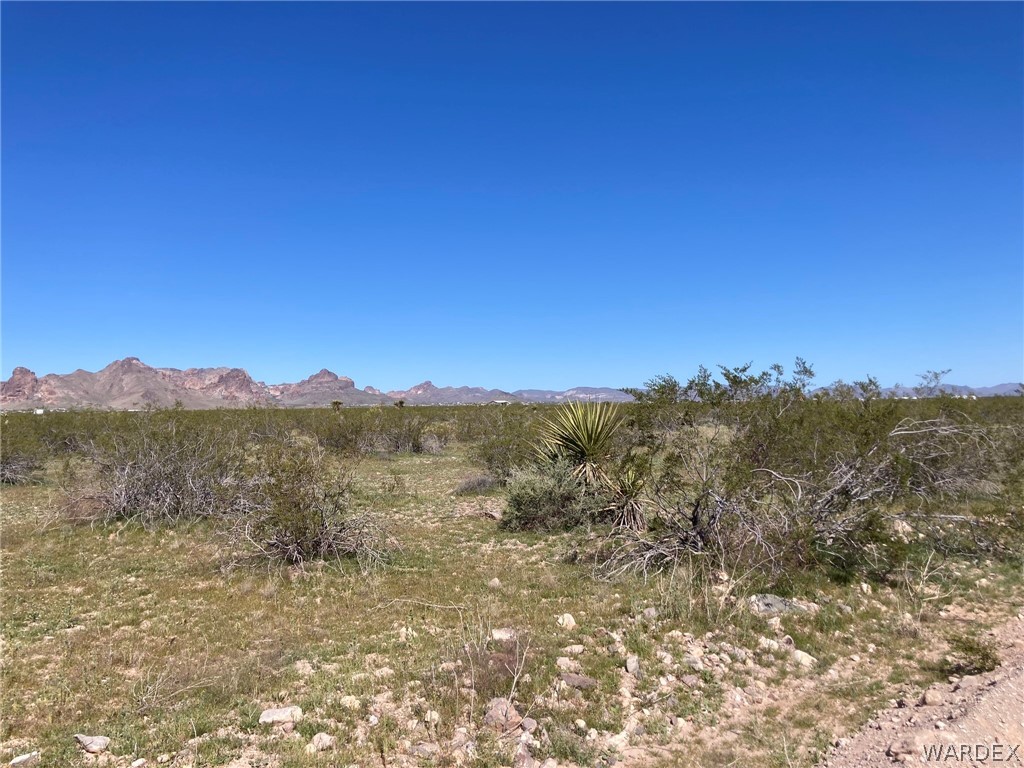 3417 Garnet Road Golden Valley, AZ 86413 - Photo 2 of 9
