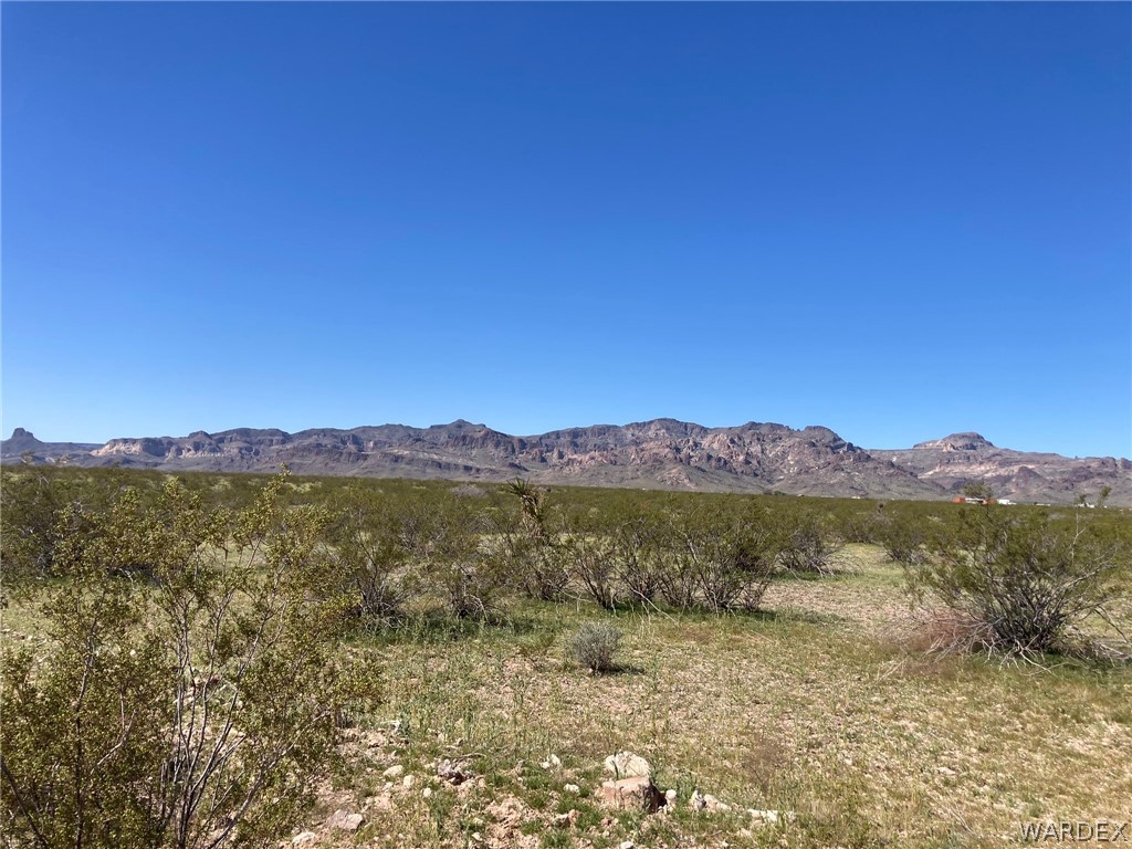 3417 Garnet Road Golden Valley, AZ 86413 - Photo 3 of 9