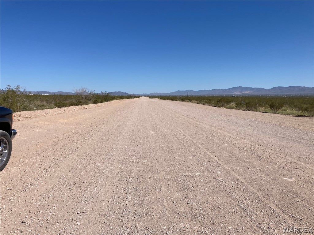 3417 Garnet Road Golden Valley, AZ 86413 - Photo 7 of 9