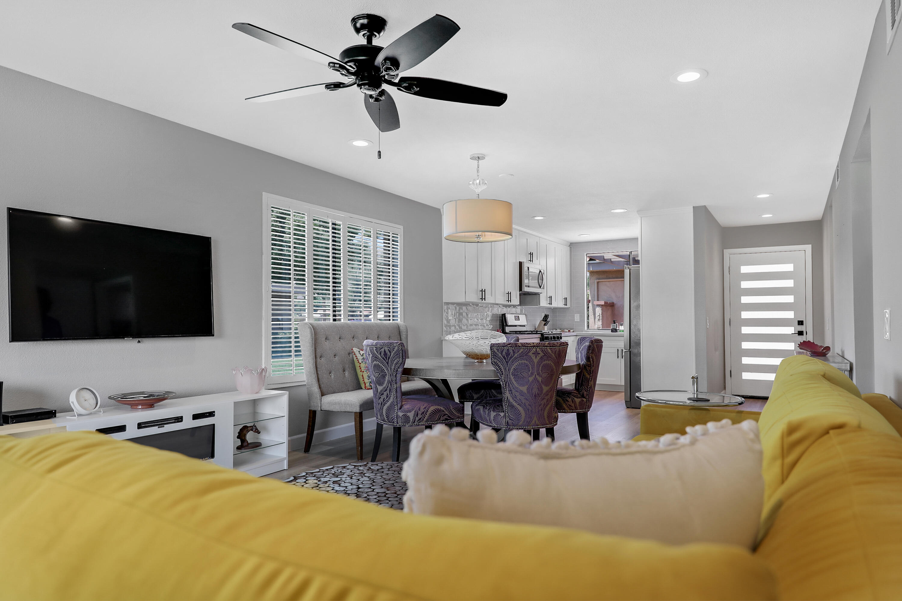 41 Sunrise Drive Rancho Mirage, CA 92270 - Photo 4 of 51 a living room with furniture and a flat screen tv