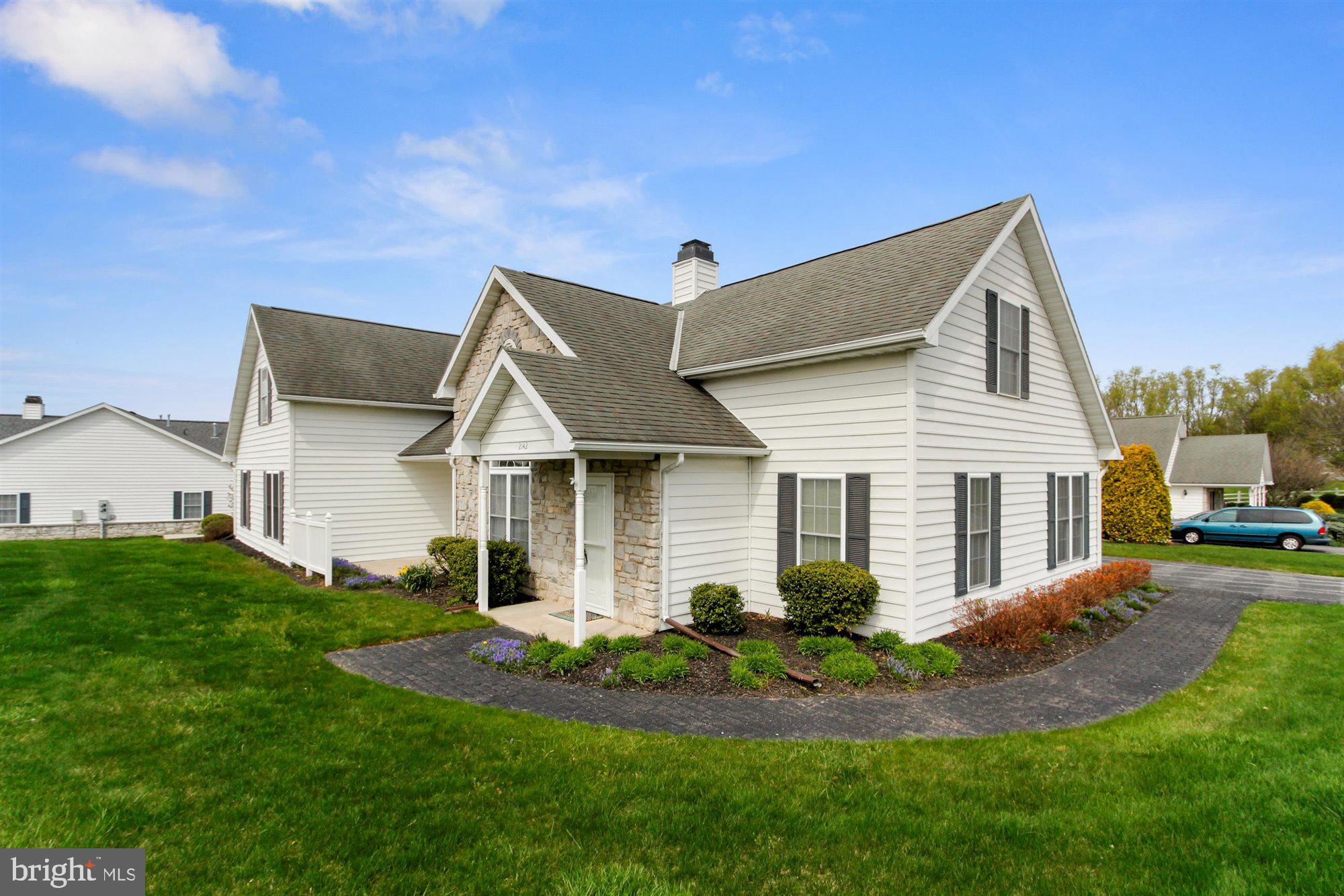 2142 Knob Hill Road York, PA 17403 - Photo 3 of 27 Gallery Image 3