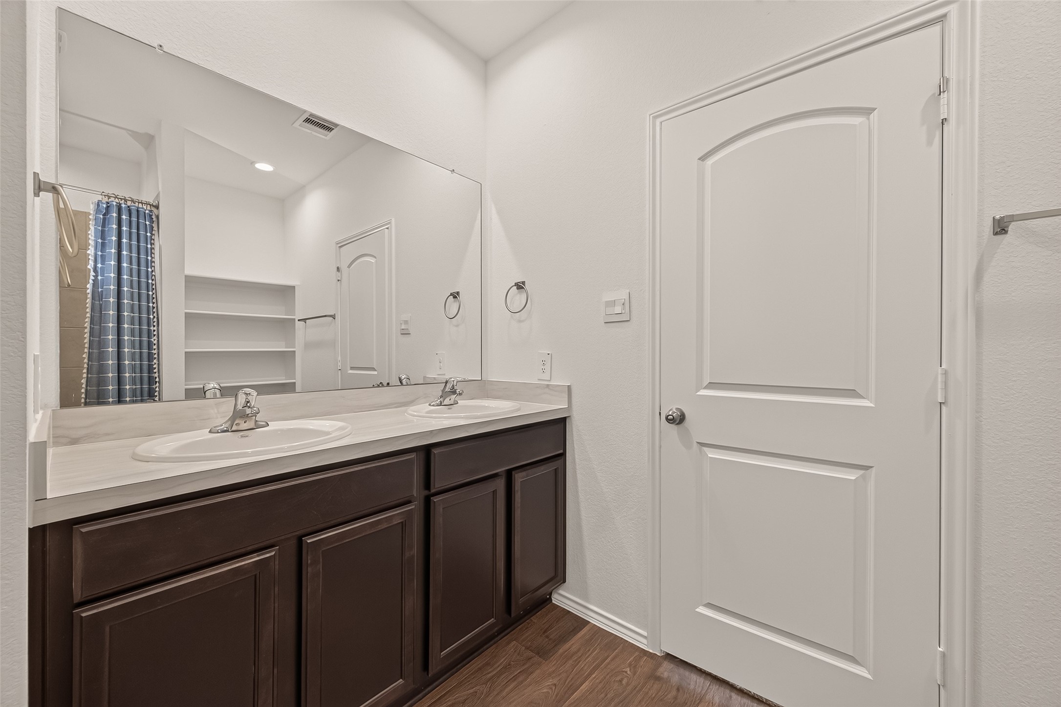 22446 Forest Gorge Lane Spring, TX 77373 - Photo 31 of 40 Double sinks.