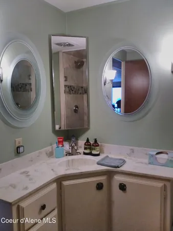 $339,000 | 302 School Street, Unit 8, Hope, ID 83836