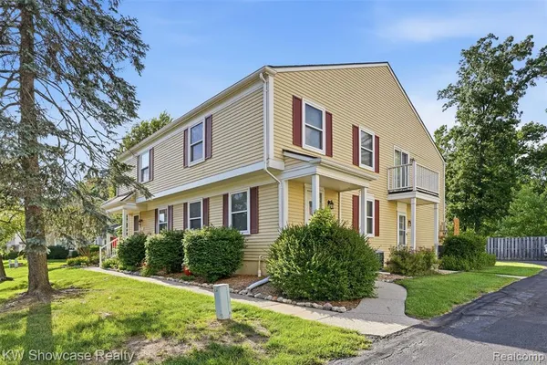 $192,500 | 1499 Mariner Drive, Walled Lake, MI 48390