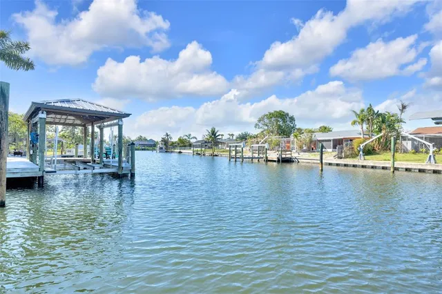 $4,000 | 1015 Spindle Palm Way, Apollo Beach, FL 33572