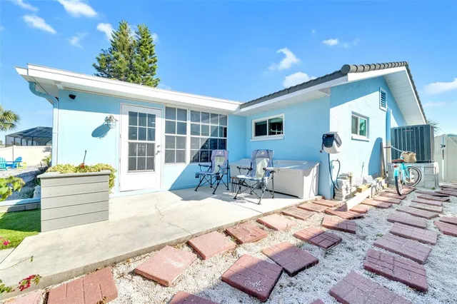 $4,000 | 1015 Spindle Palm Way, Apollo Beach, FL 33572