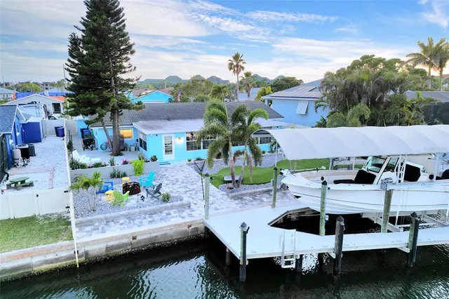 $4,000 | 1015 Spindle Palm Way, Apollo Beach, FL 33572