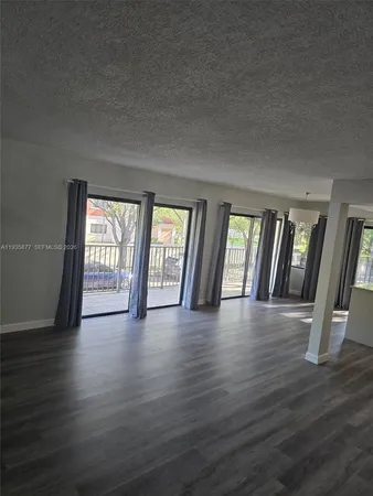 $2,300 | 4705 Southwest 62nd Avenue, Unit 201, Davie, FL 33314