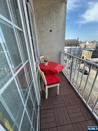 $2,490 | 320 Anderson Avenue, Unit 3D, Fairview, NJ 07022