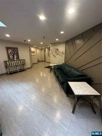 $2,490 | 320 Anderson Avenue, Unit 3D, Fairview, NJ 07022
