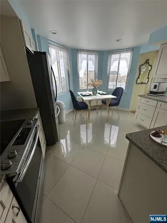 $2,490 | 320 Anderson Avenue, Unit 3D, Fairview, NJ 07022