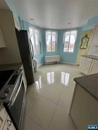$2,490 | 320 Anderson Avenue, Unit 3D, Fairview, NJ 07022