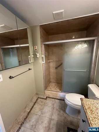 $2,490 | 320 Anderson Avenue, Unit 3D, Fairview, NJ 07022