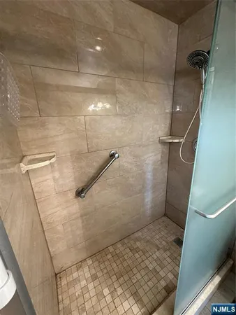 $2,490 | 320 Anderson Avenue, Unit 3D, Fairview, NJ 07022