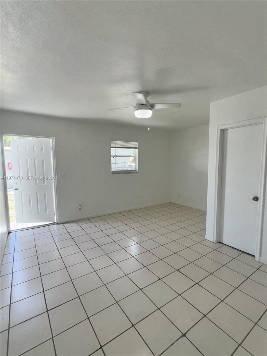 124 Southeast 4th Street, Unit 2 Hallandale Beach, FL 33009 - Photo 4 of 9