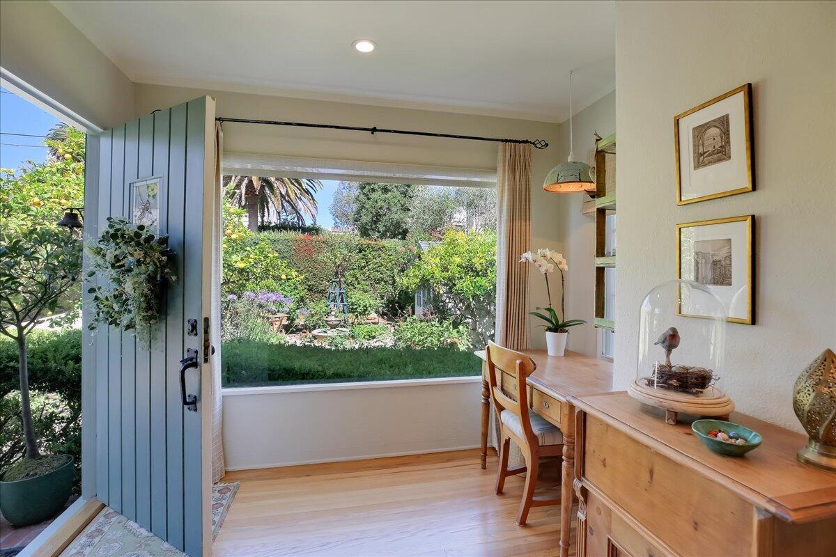 63 Humphrey Road Montecito, CA 93108 - Photo 2 of 22 Entry