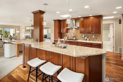 $1,295,000 | 11122 Northeast 41st Drive, Unit 39, Kirkland, WA 98033