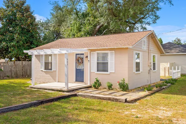 $1,350 | 905 Ruby Place, Panama City, FL 32404