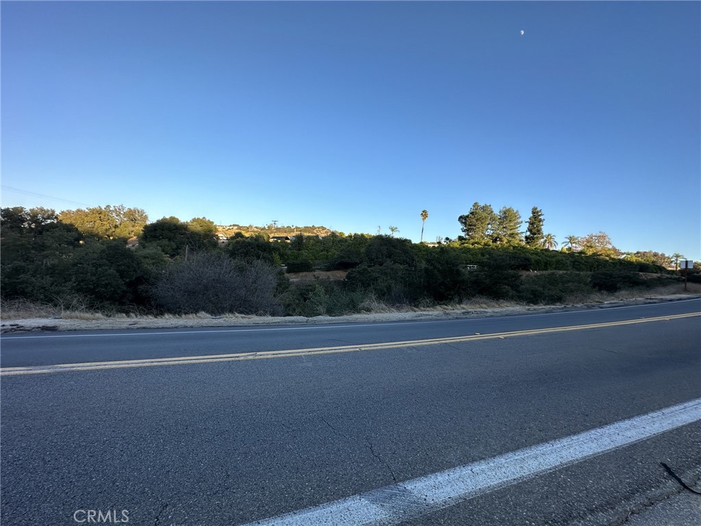 a view of a tennis court