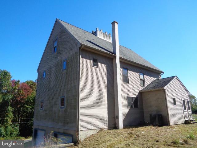 306 Highland Road Christiana, PA 17509 - Photo 3 of 22 Gallery Image 3