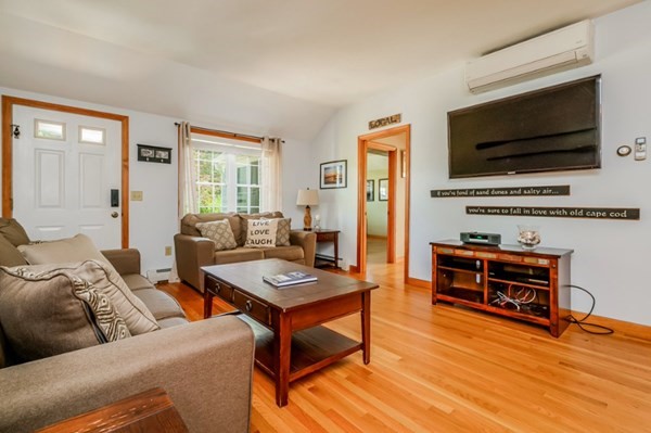 322 Lower County Road Dennis, MA 02639 - Photo 4 of 24 Gallery Image 4