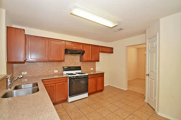 $2,400 | 5327 Stonegate Drive, Richmond, TX 77407