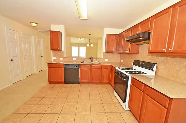 $2,400 | 5327 Stonegate Drive, Richmond, TX 77407