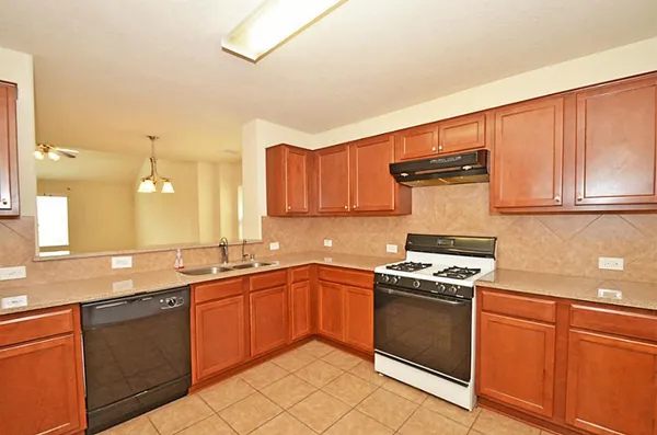 $2,400 | 5327 Stonegate Drive, Richmond, TX 77407