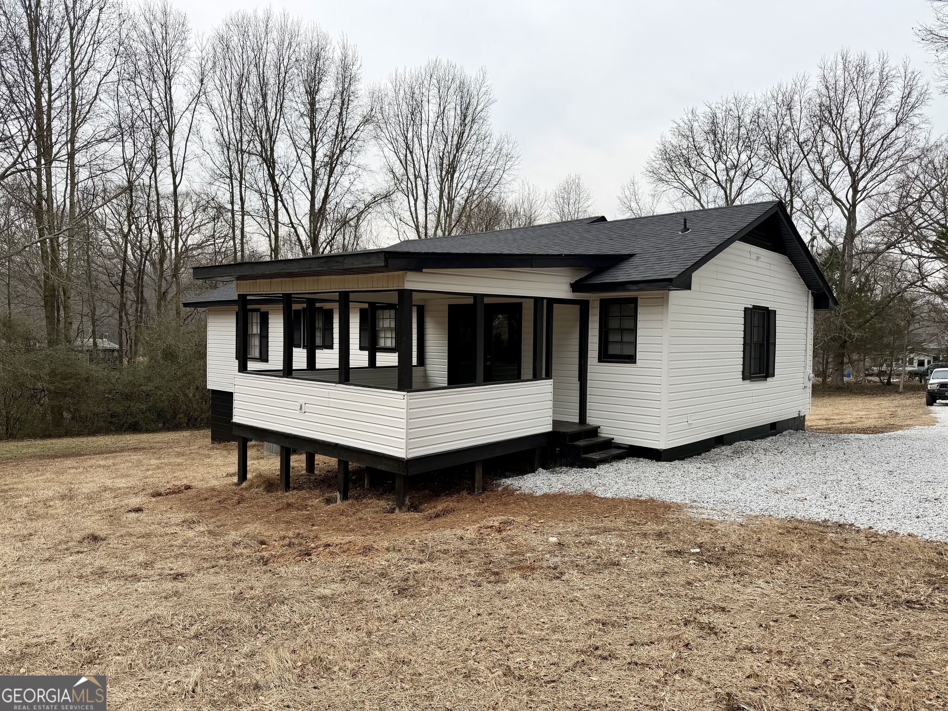 82 Hubbard Street Bowersville, GA 30516 - Photo 3 of 10