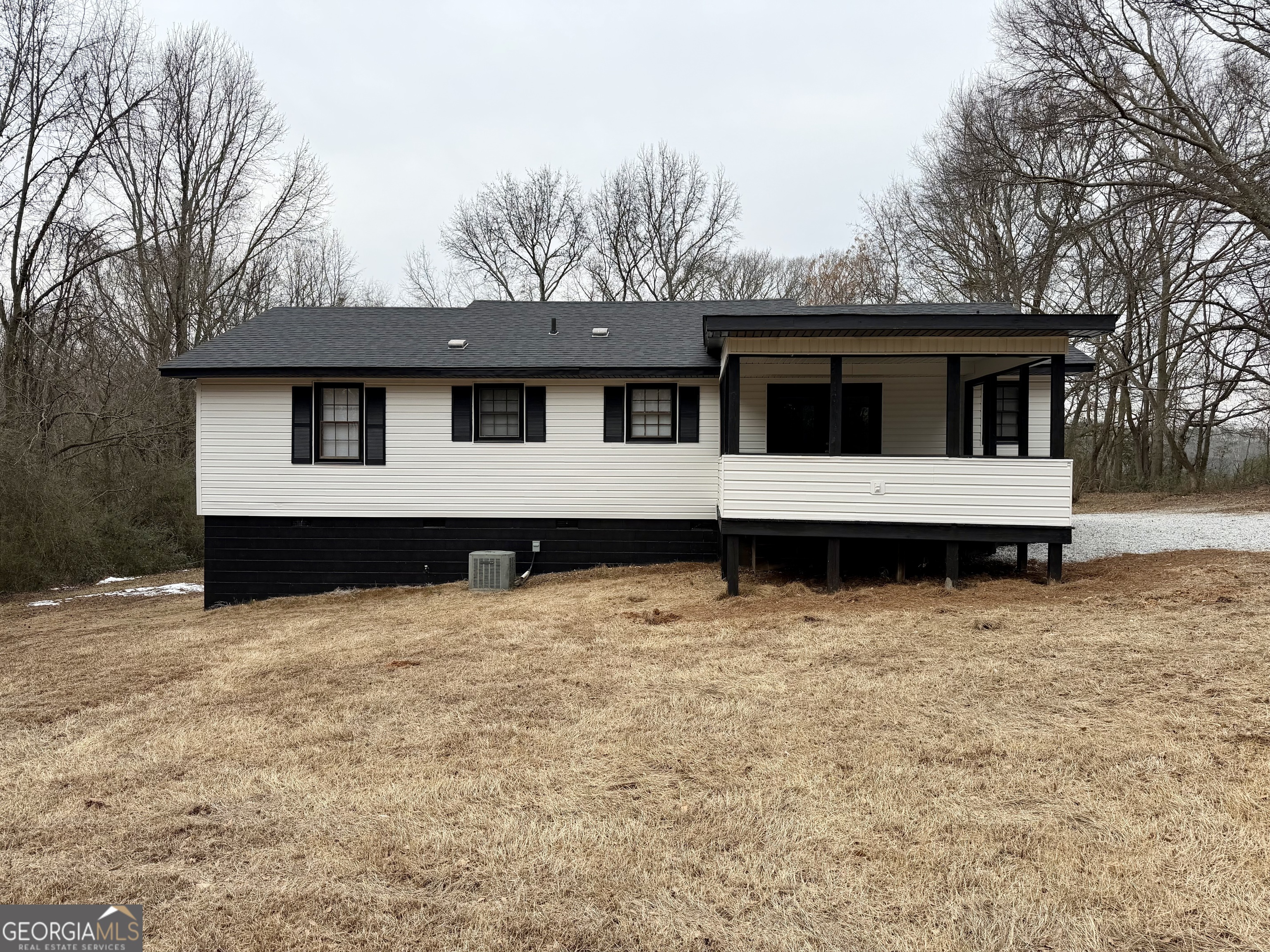 82 Hubbard Street Bowersville, GA 30516 - Photo 4 of 10