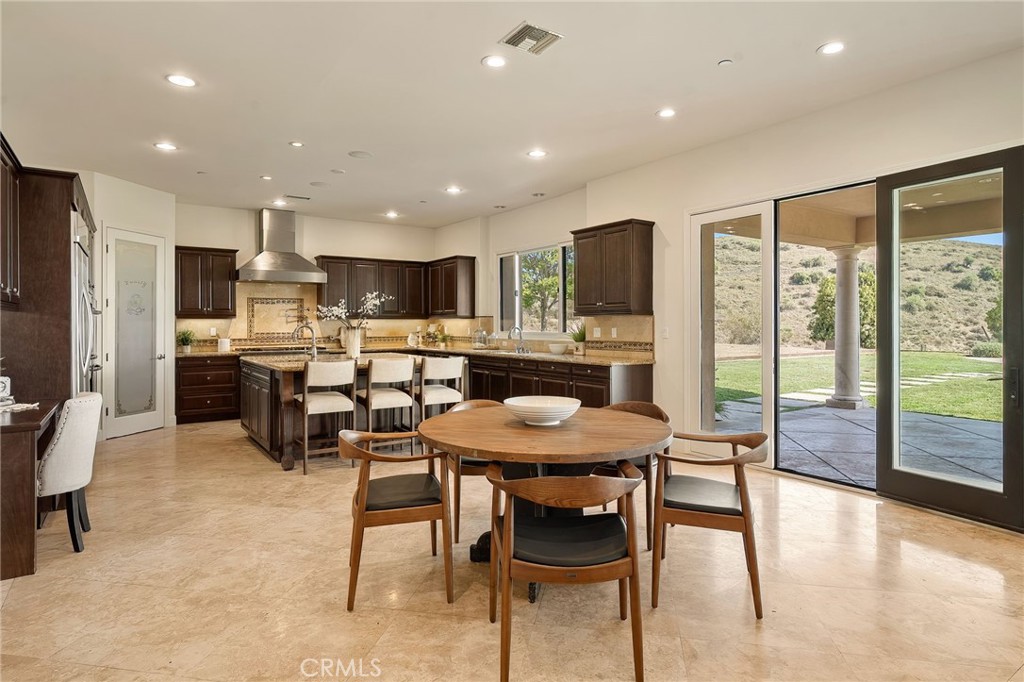 10727 West Stallion Ranch Road Shadow Hills, CA 91040 - Photo 10 of 43