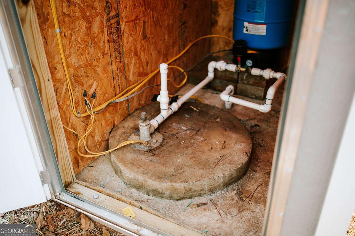 72 Frank Mathews Road Lexington, GA 30648 - Photo 29 of 36 a view of entryway