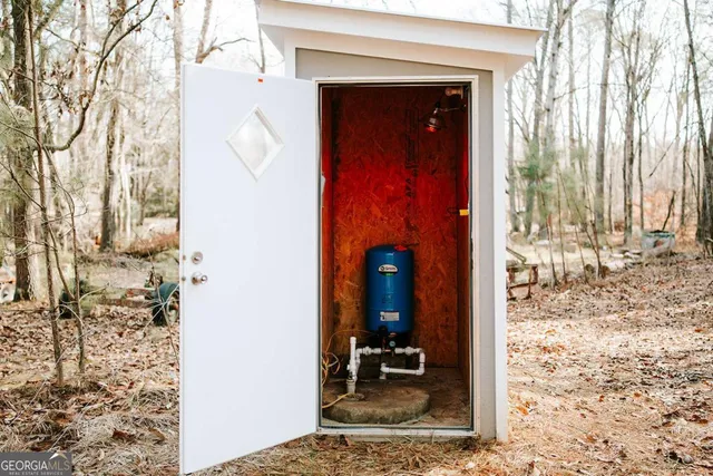 a view of backyard space