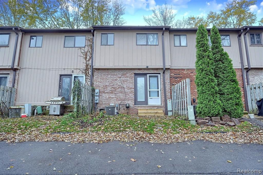 3116 Summers Road Keego Harbor, MI 48320 - Photo 23 of 25