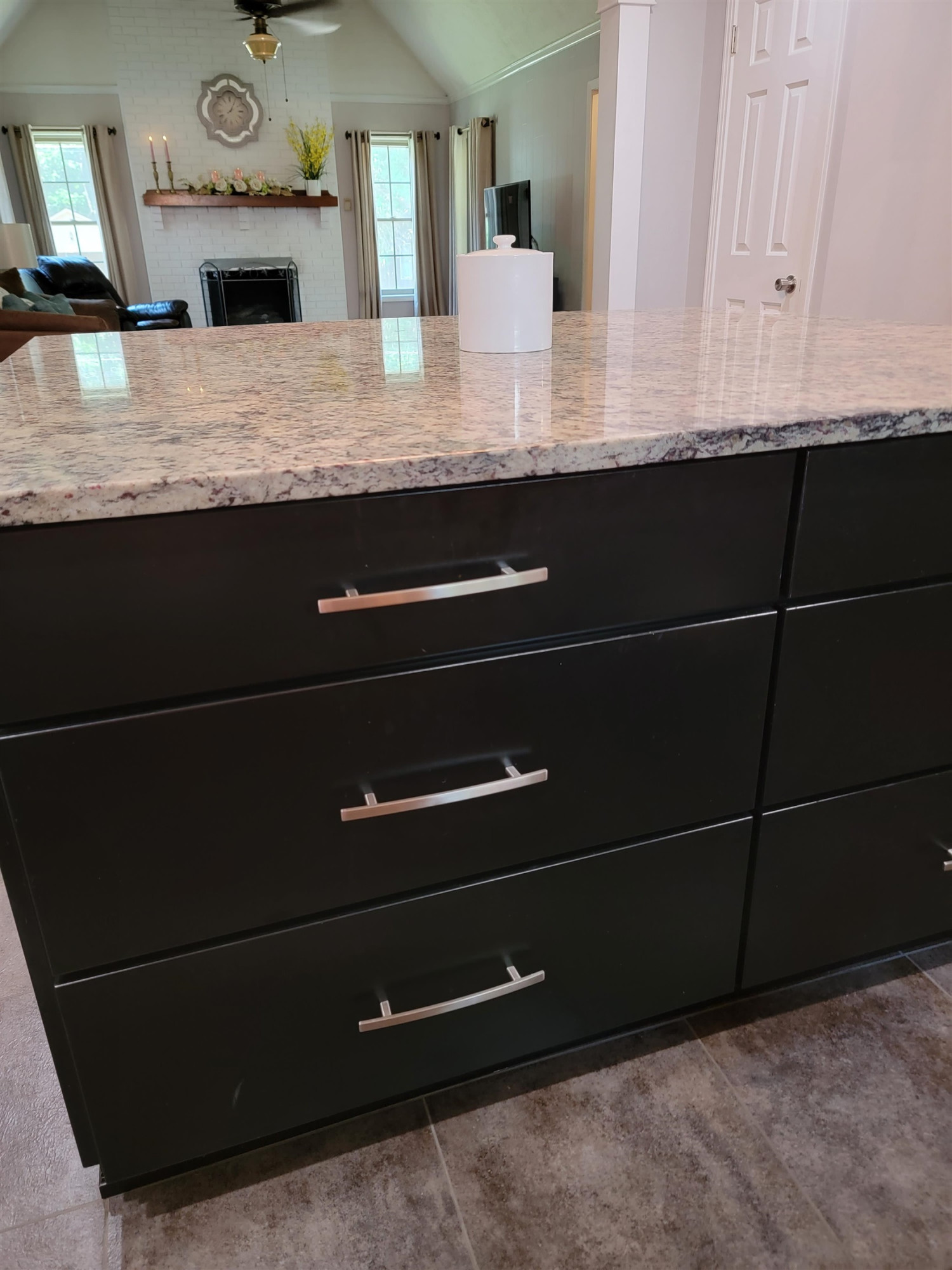 48 Windy Hill Road Jackson, TN 38305 - Photo 6 of 20 a view of a kitchen counter space