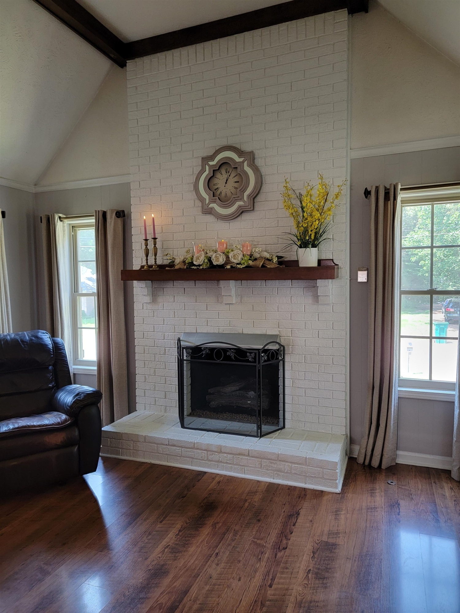 48 Windy Hill Road Jackson, TN 38305 - Photo 9 of 20 a living room with furniture and a fireplace