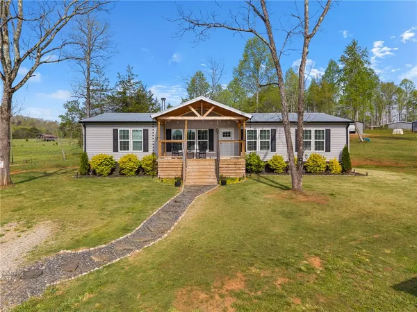 $489,900 | 3015 Pumpkintown Highway, Pickens, SC 29671