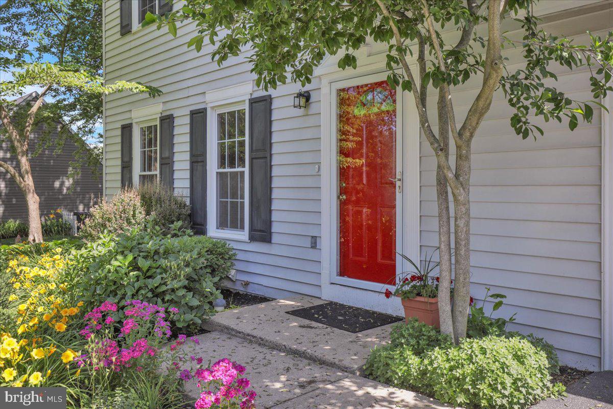 506 Wagonwheel Road Lititz, PA 17543 - Photo 5 of 32