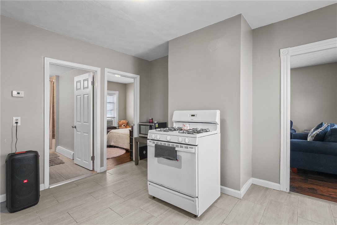 147 Warren Avenue Pawtucket, RI 02860 - Photo 8 of 42